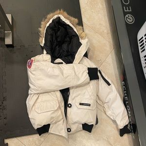 Canada goose winter coat size Medium